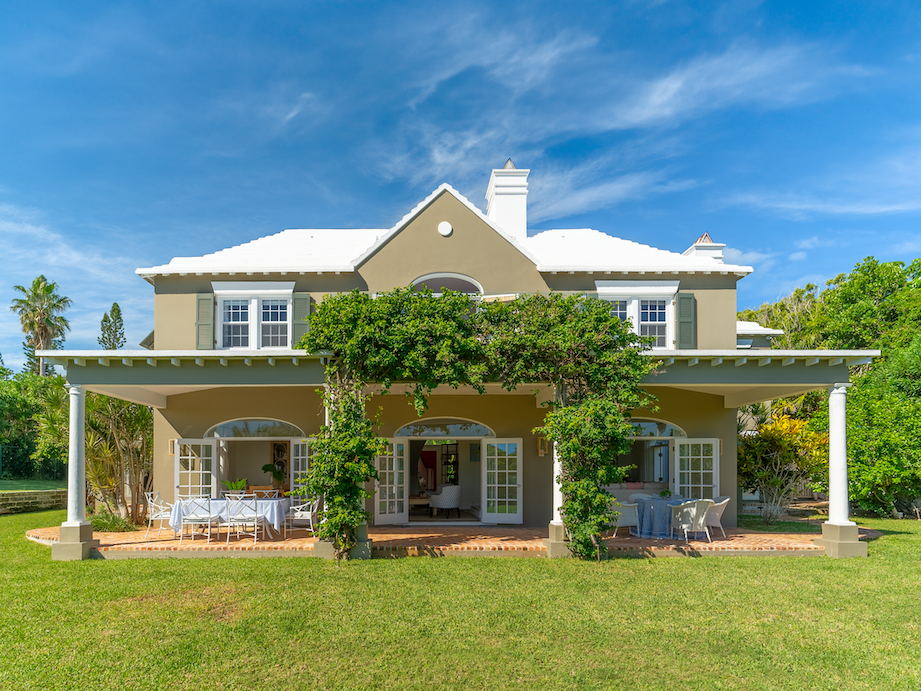 Long Lane House, Tuckers Town - Facing MORE Golf Course