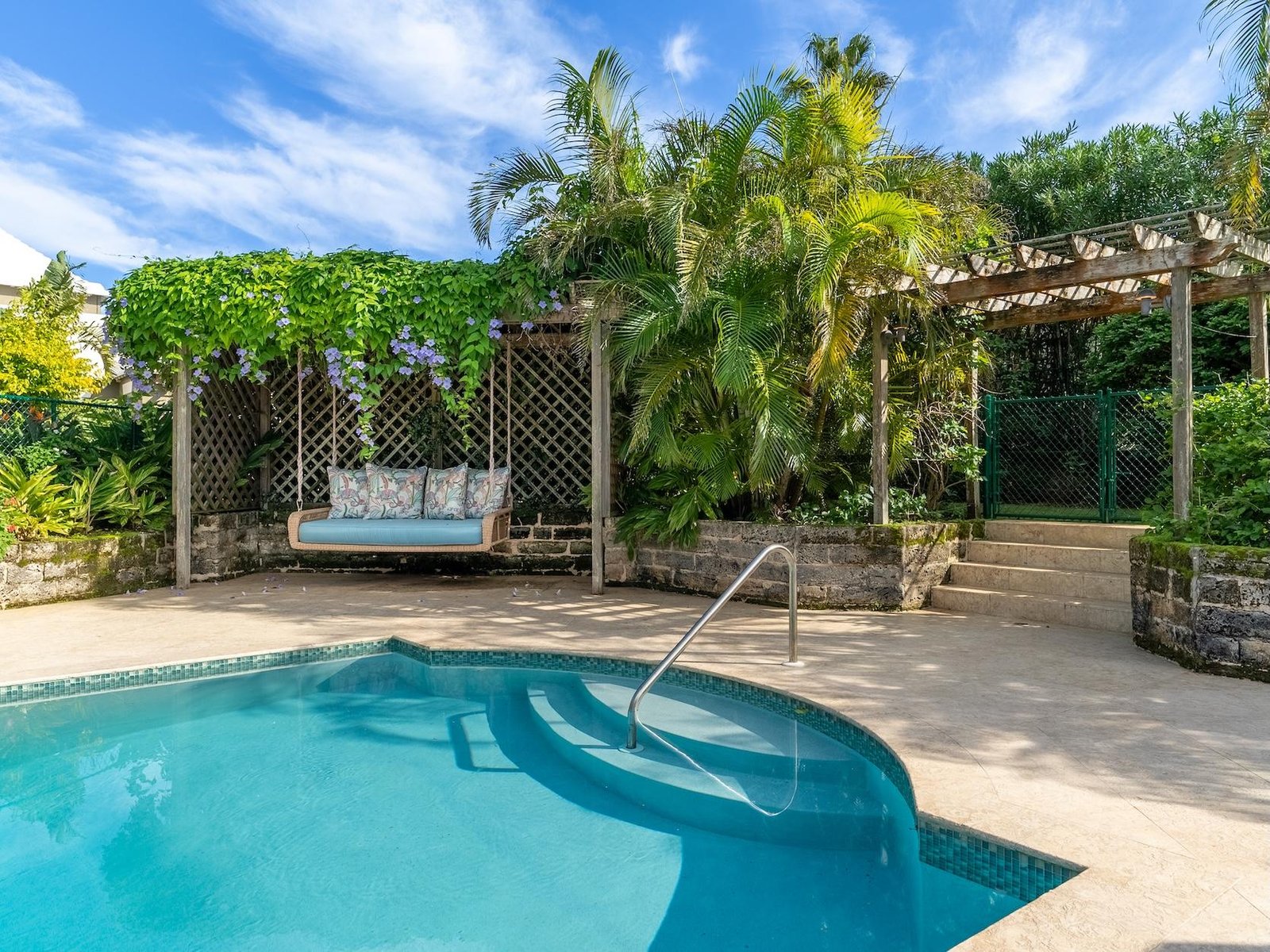 Long Lane House, Tuckers Town - Pool 2
