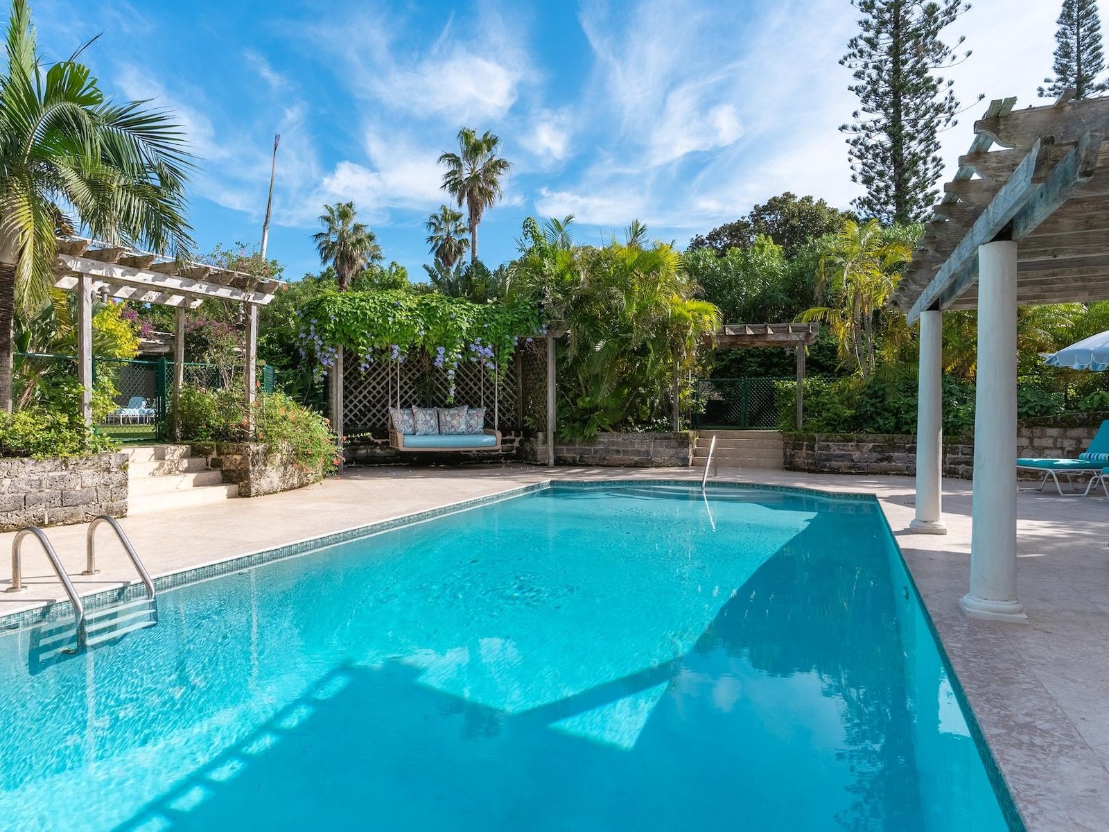 Long Lane House, Tuckers Town - Pool