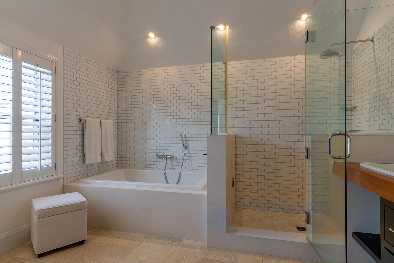 Luxury Beach-Front Executive Home - Guest Bath